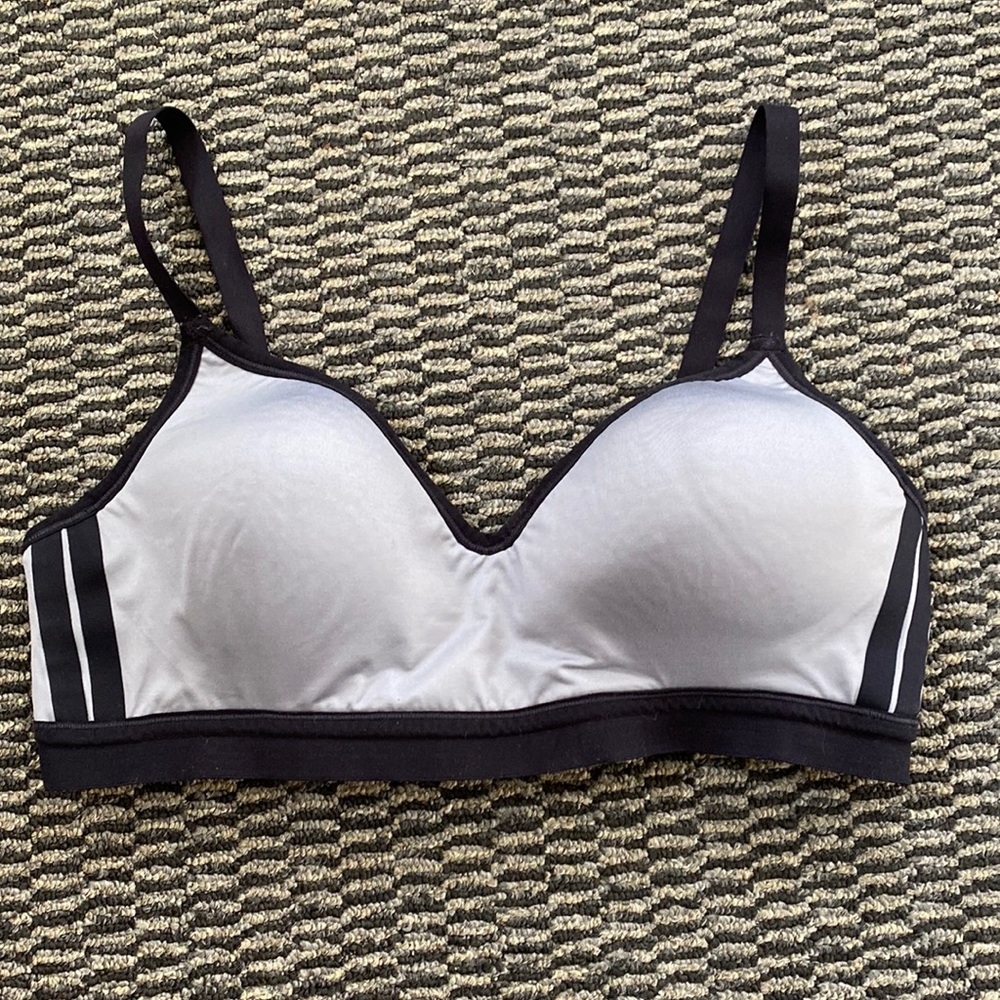 38C grey bra